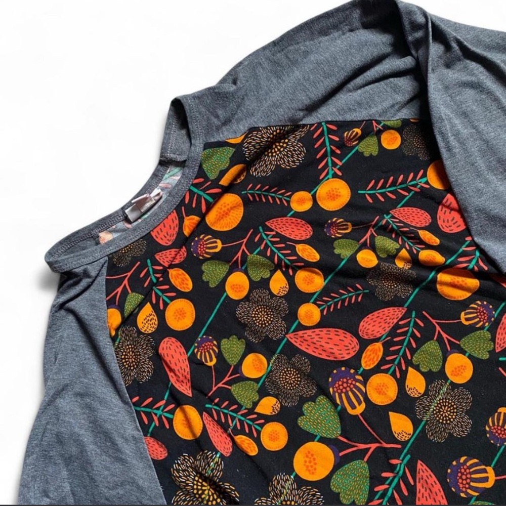 LuLaRoe Randy 3/4 Sleeve atop Size Medium